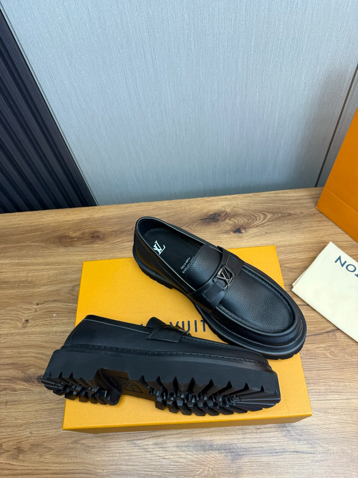 Men's shoes 💰640💰 LV. - Men's business casual leather shoes, top quality cow products. 1:1 shipment ⬆️Luxury and noble 👞All imported original brand leather materials, just to create a more comfortable wearing experience, upper: original cowhide ➕Imported full cow lining, original outsole ✔️36-45 (38.45 non-refundable)